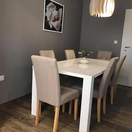 Dani Apartment *